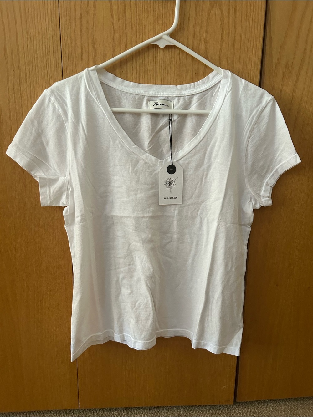 NWT! Rowan Tyler V Neck Tee - white - size large. Super cute and stylish